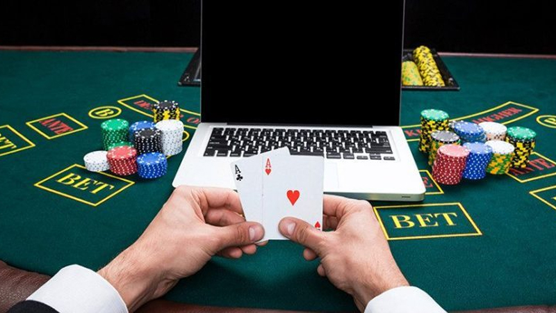 Bermain Poker Online, Apa Perbedaannya